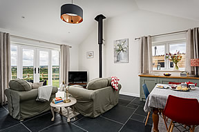 Cow Parsley Cottage - living room