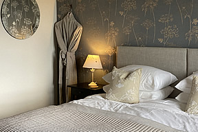 Cow Parsley Cottage - superking bedroom